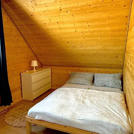 Semesterbostad Cud Miod Mazury